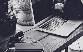 揭秘！娱乐圈比想象中乱？代孕出轨偷税，明星底线在哪