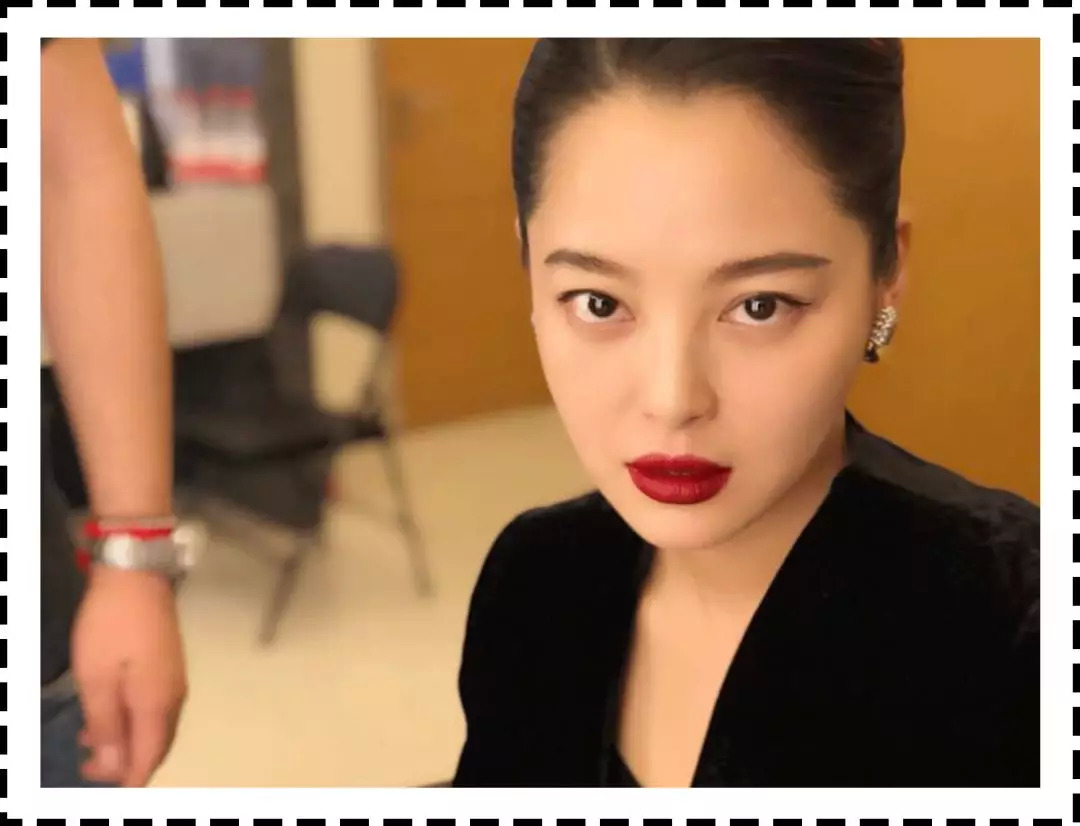 女明星个性短发图片大全_佟丽娅短发时尚感_欧阳娜娜短发造型