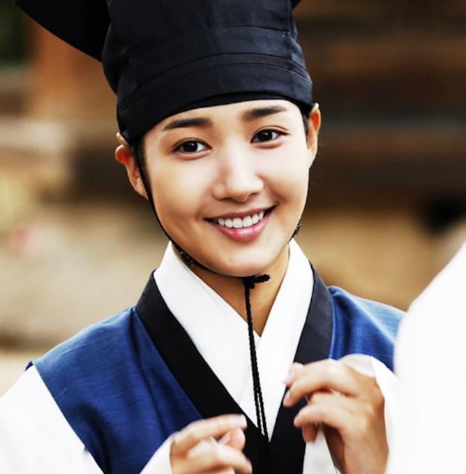 韩剧整容女明星_朴敏英整容史_朴敏英财阀男友