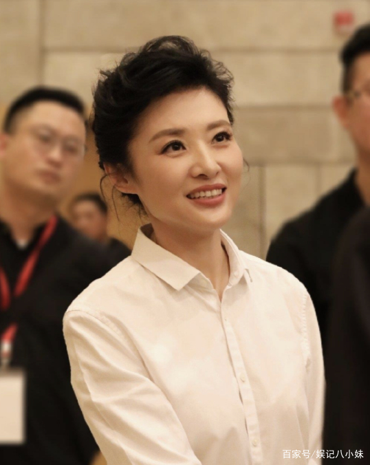 国字脸女明星美_鹅蛋脸女明星_方脸女明星抗老