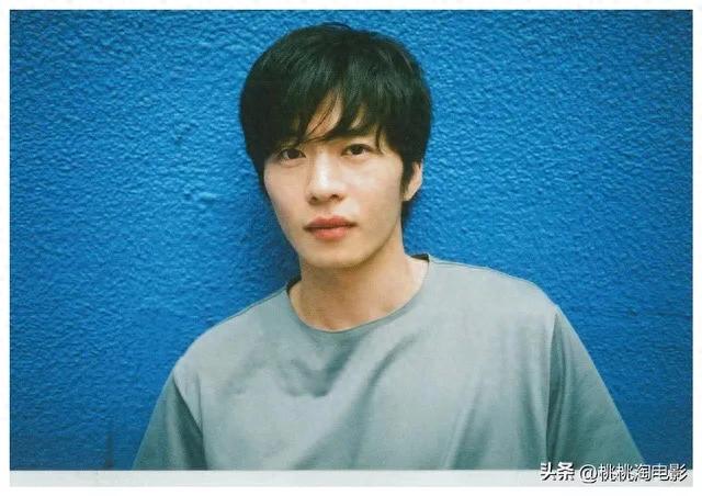 日剧,扑克,双人_日剧男神田中圭海外赌场赢千万_田中圭赌场扑克大赛经历