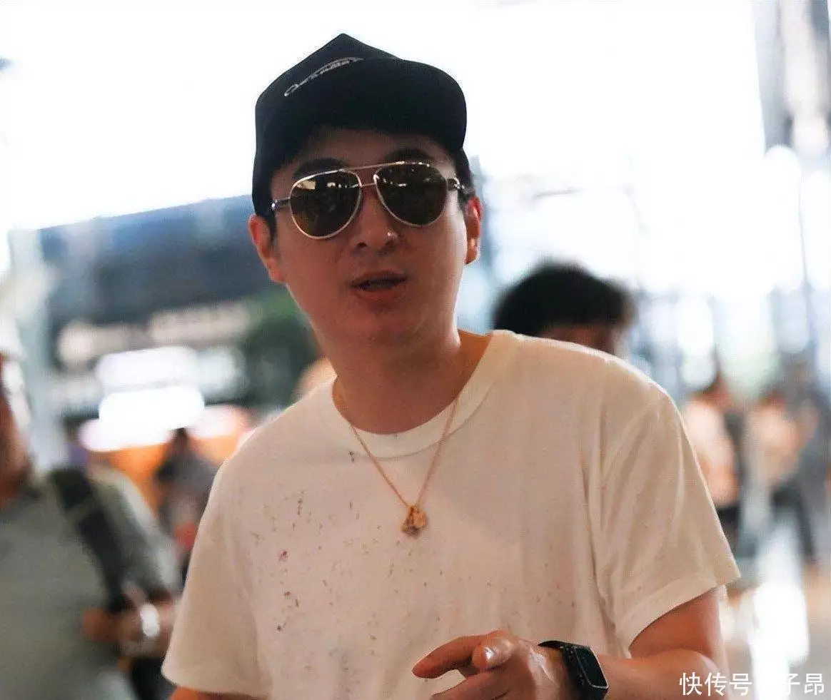 国民男友卷入_美女解约事件_明星黑料太多,