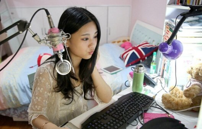 网红辛巴八卦最新事件-_网红老公出轨400人应对_网红抽脂去世事件详情