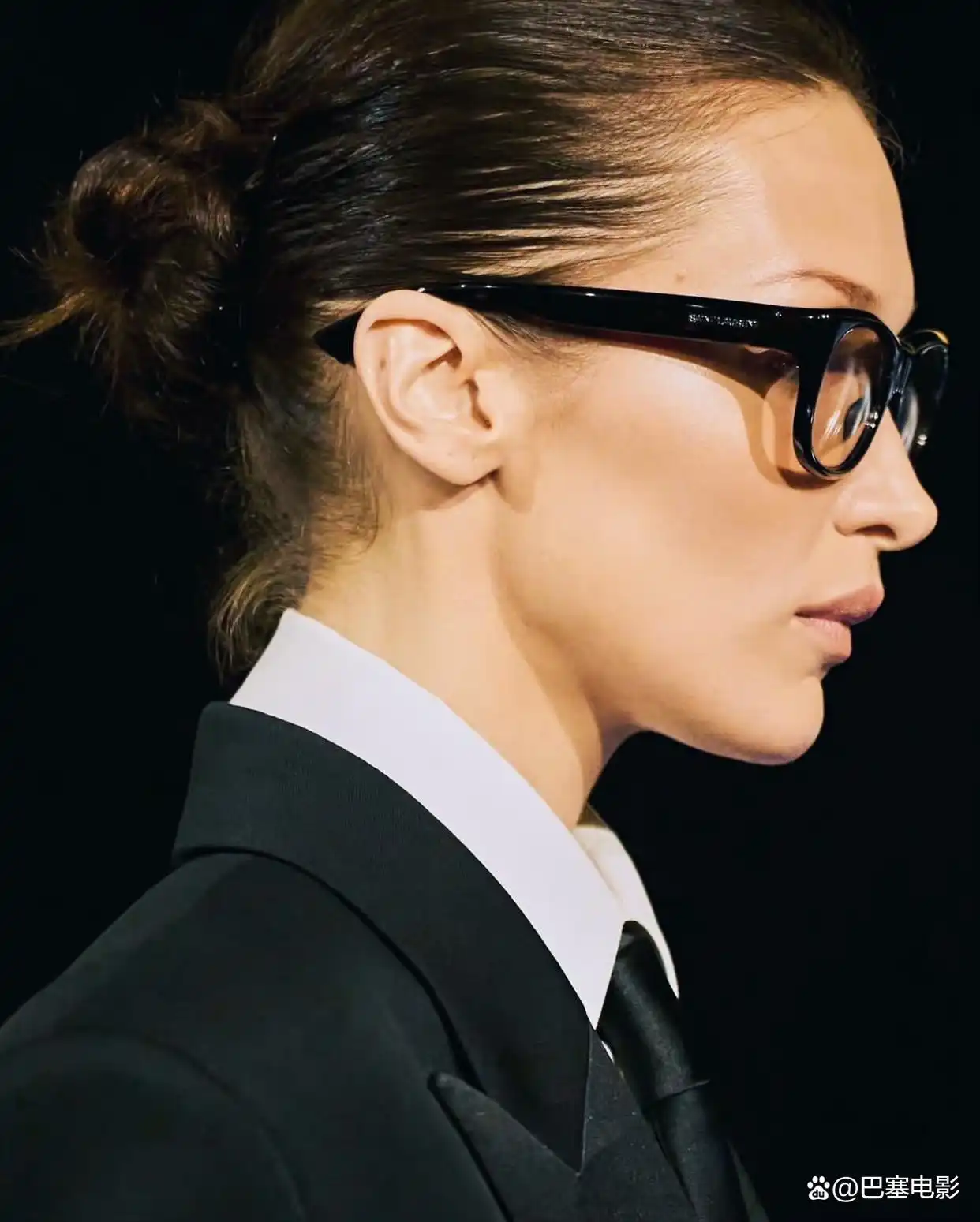 巴黎时装周 明星亮相 高清镜头分析_最近明星热点走秀,