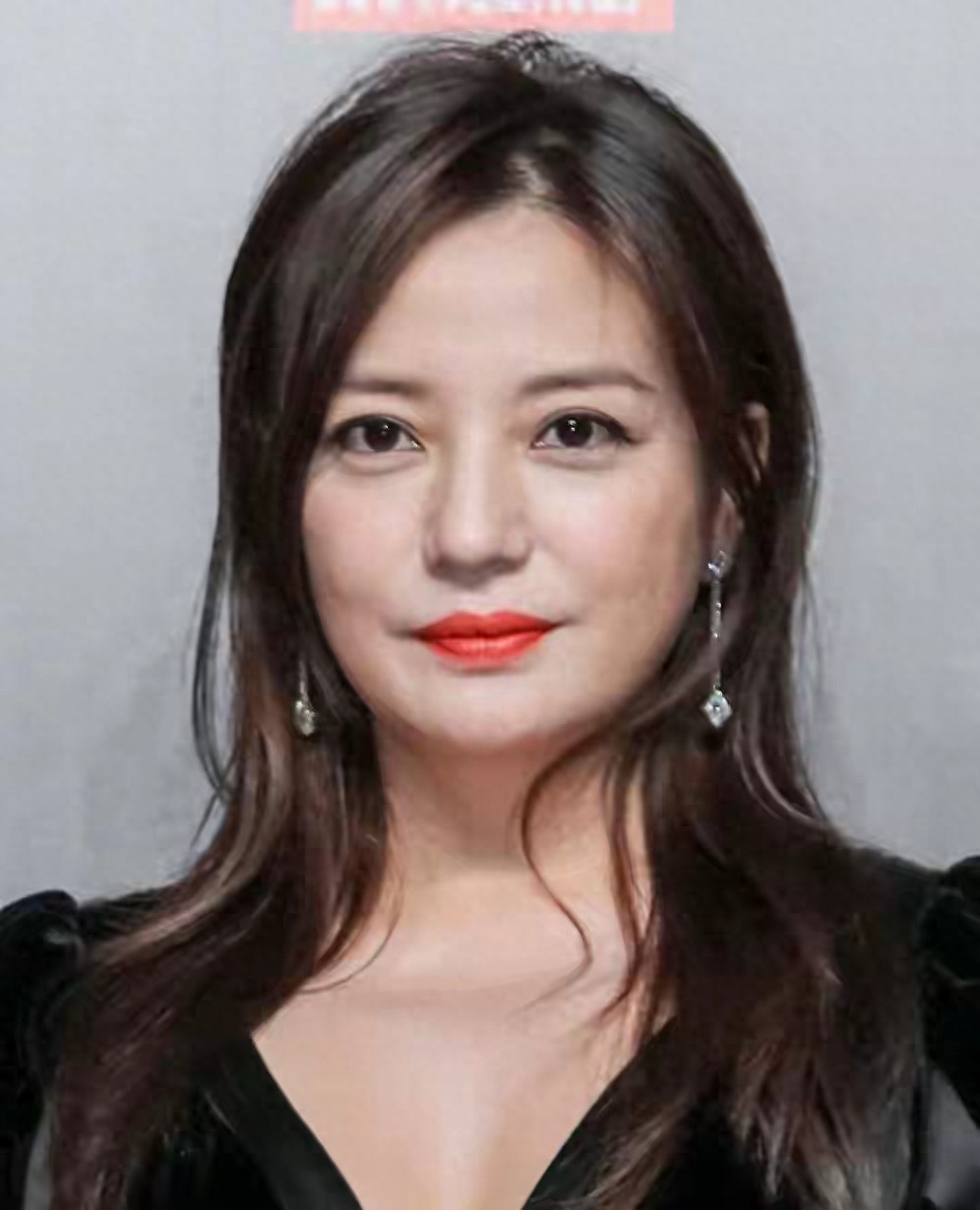 热点明星直播近期,_赵薇直播画面黑屏事件_赵薇复出之路受阻分析